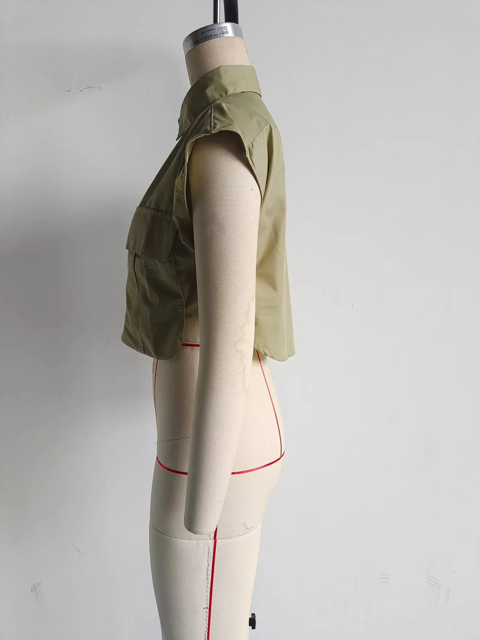 Cropped Sleeveless Shirt
