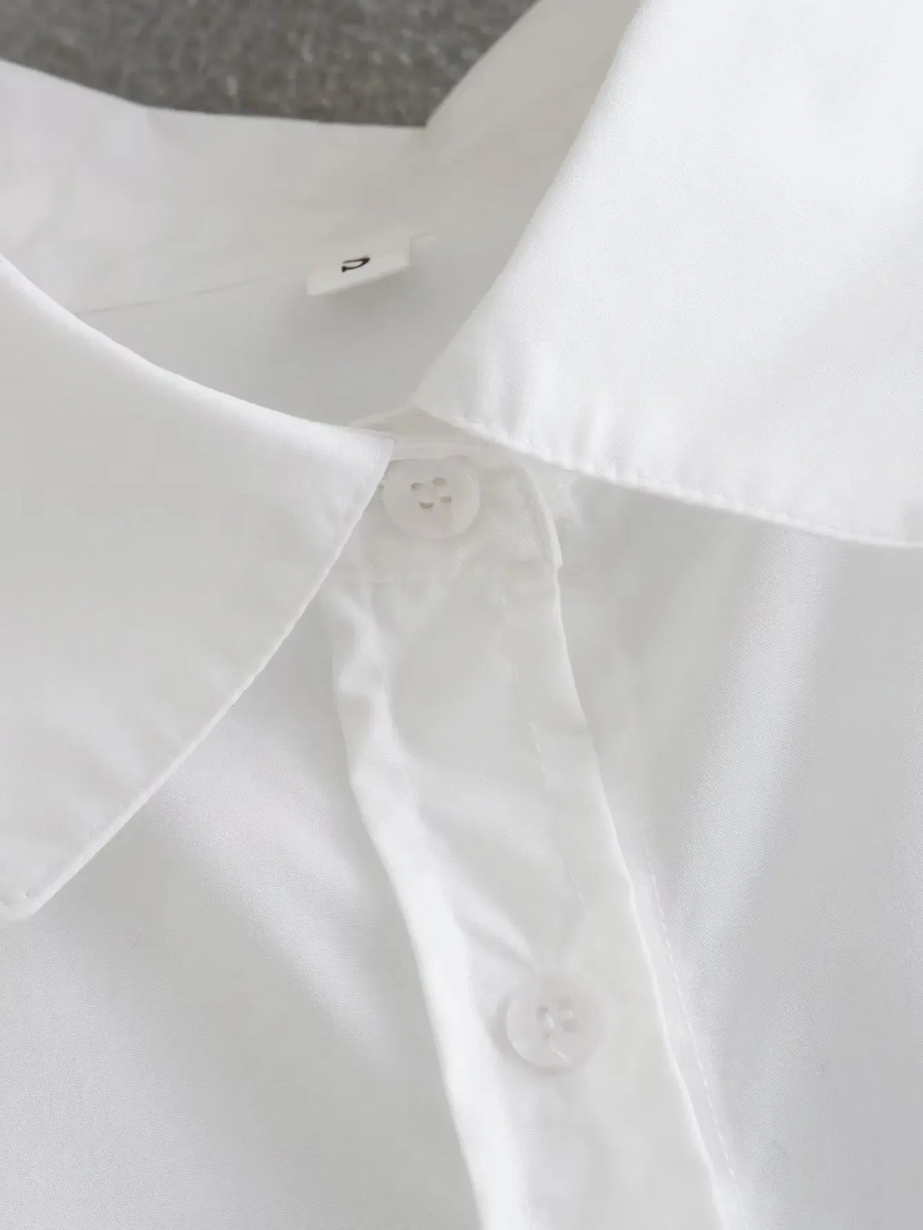 Cropped Sleeveless Shirt