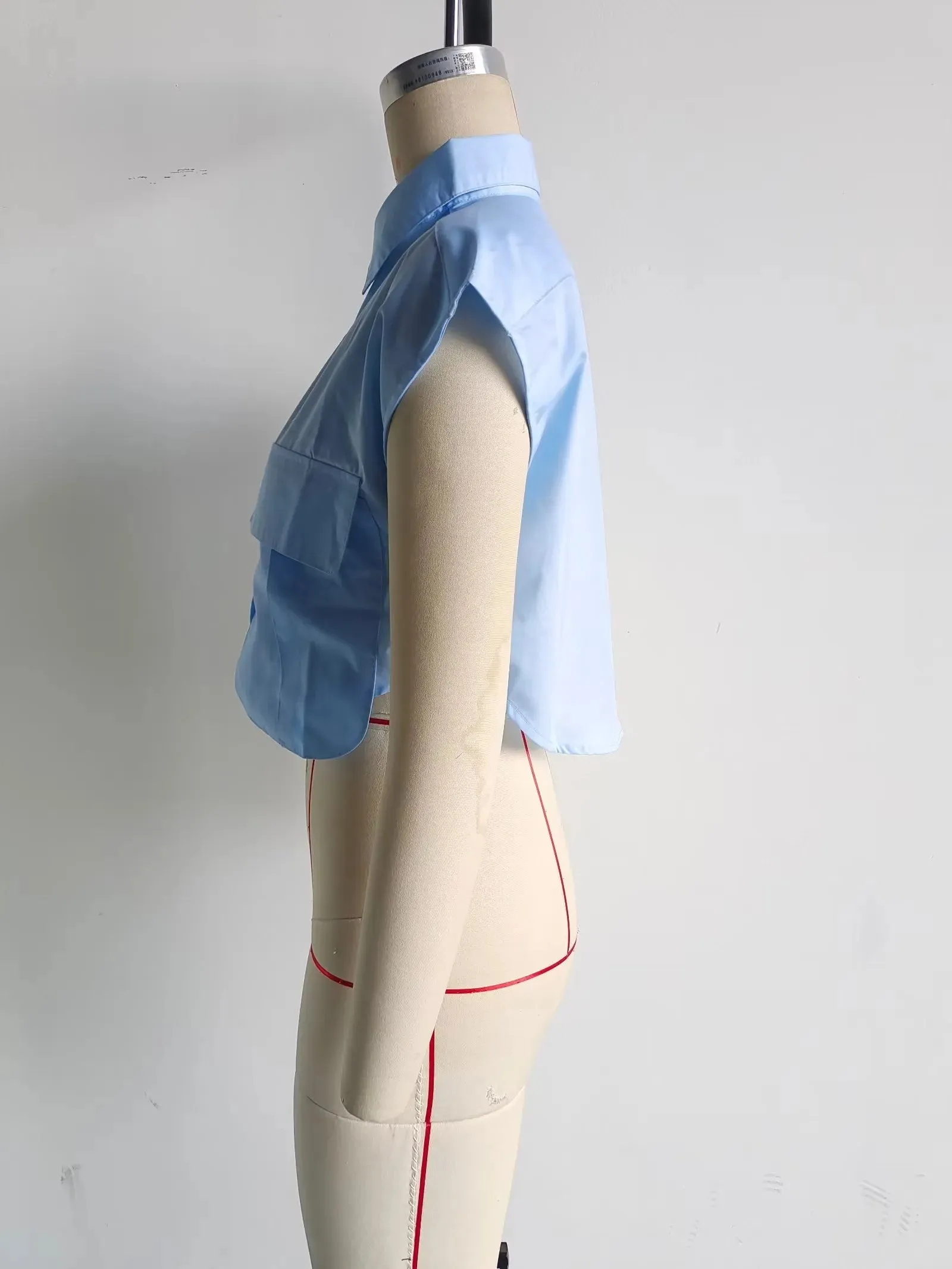 Cropped Sleeveless Shirt