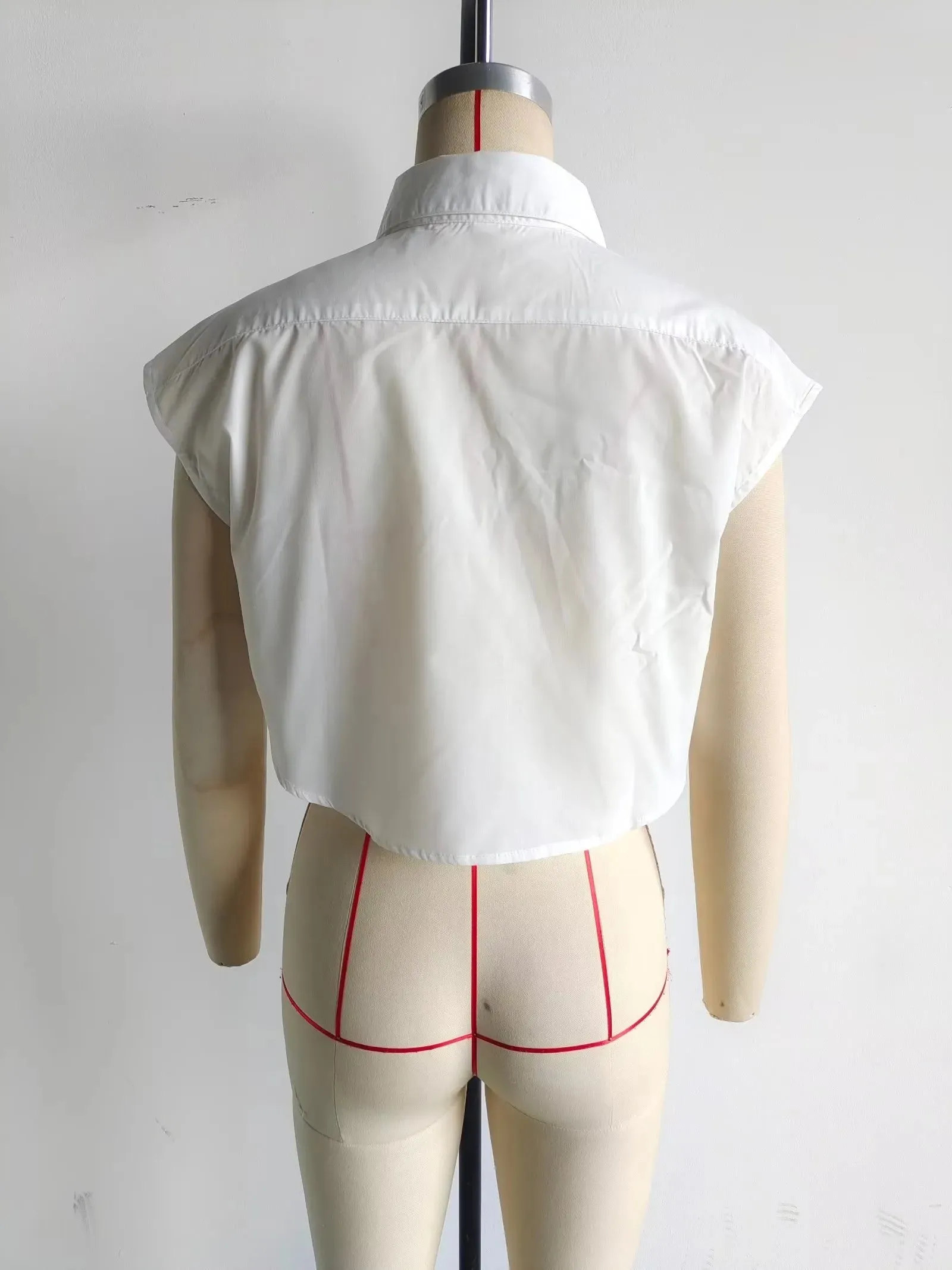 Cropped Sleeveless Shirt