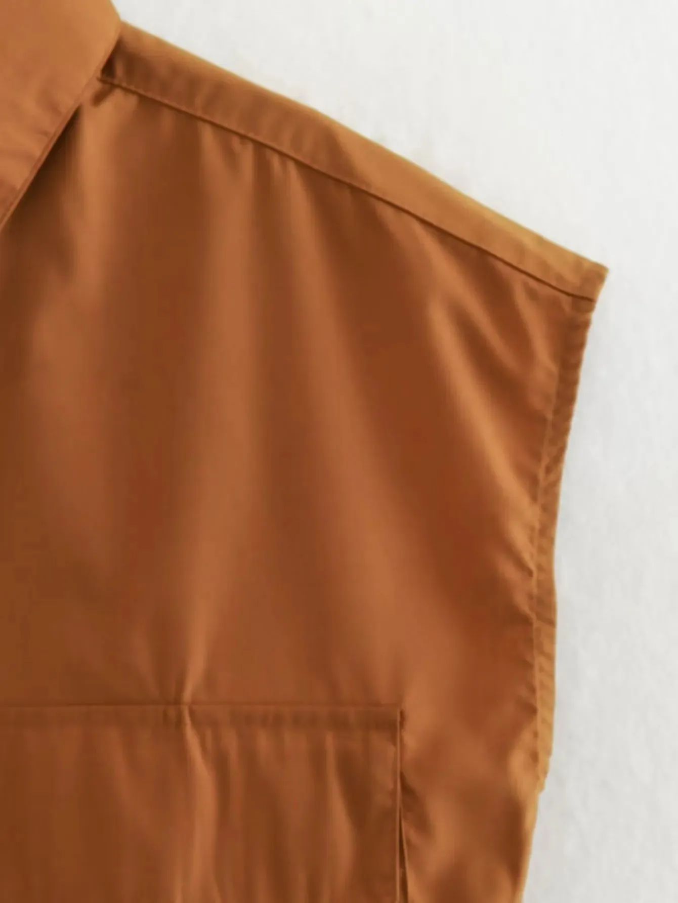 Cropped Sleeveless Shirt