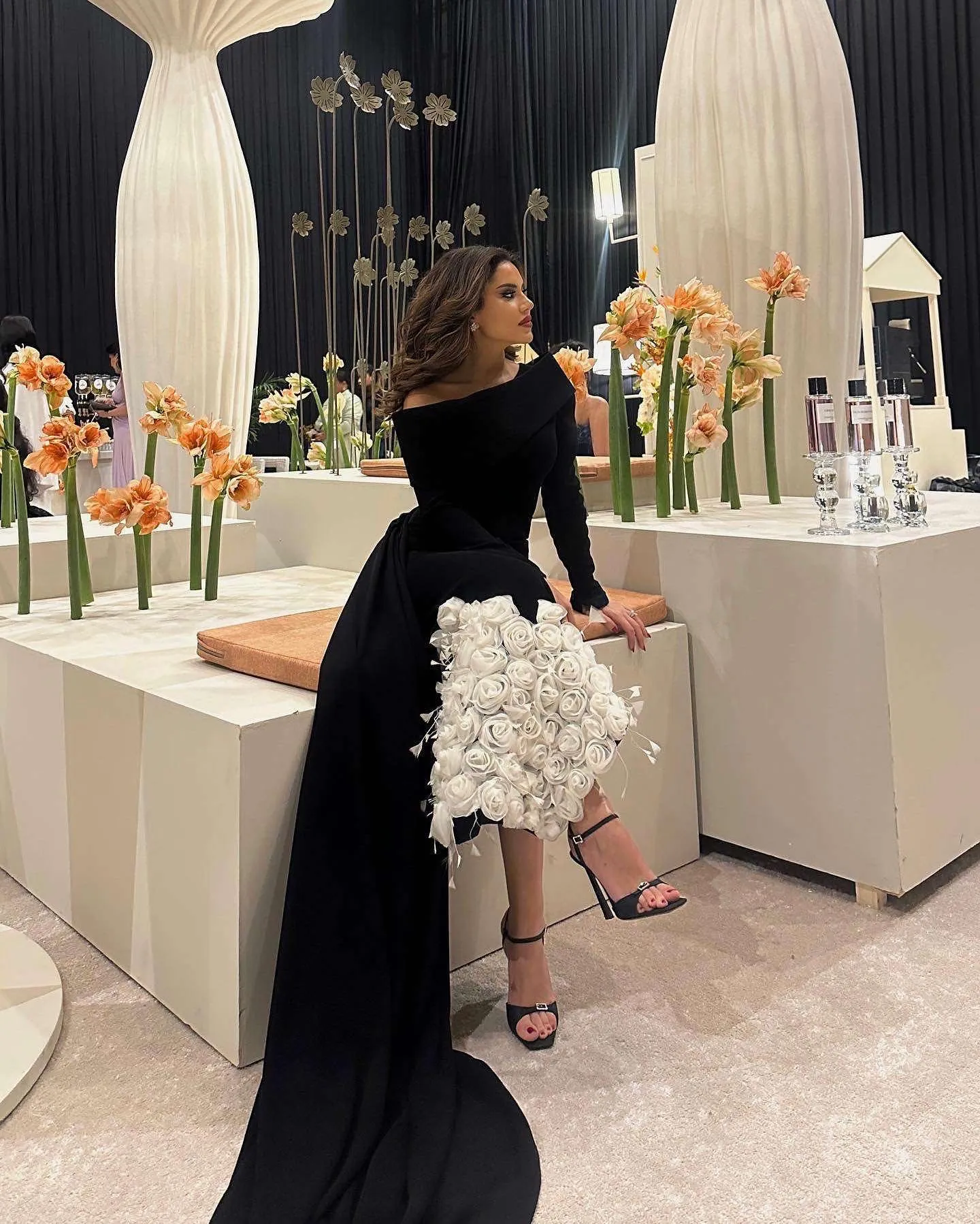 Elegant 3D Flowers Black Long Sleeves Evening Dress SS488