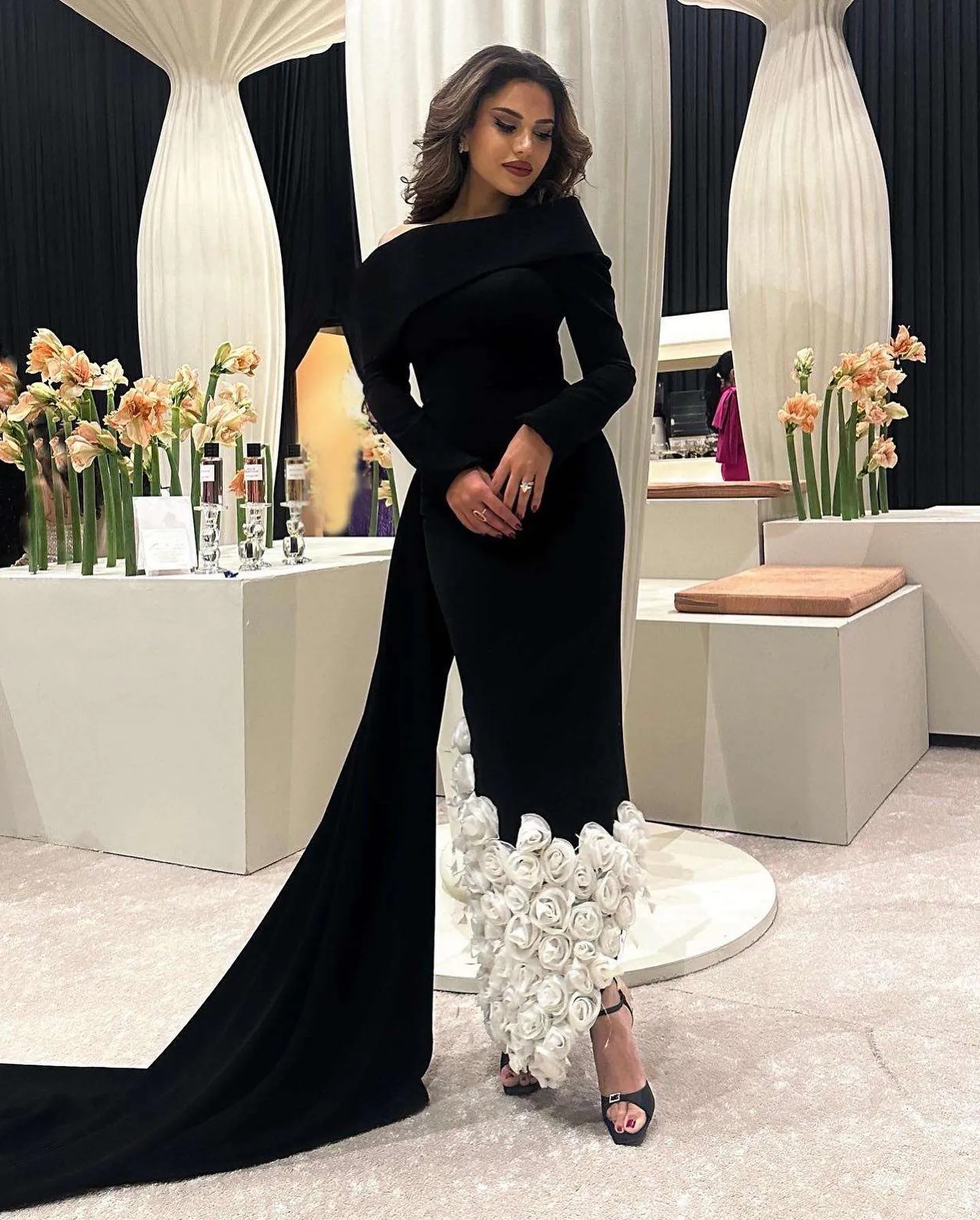 Elegant 3D Flowers Black Long Sleeves Evening Dress SS488
