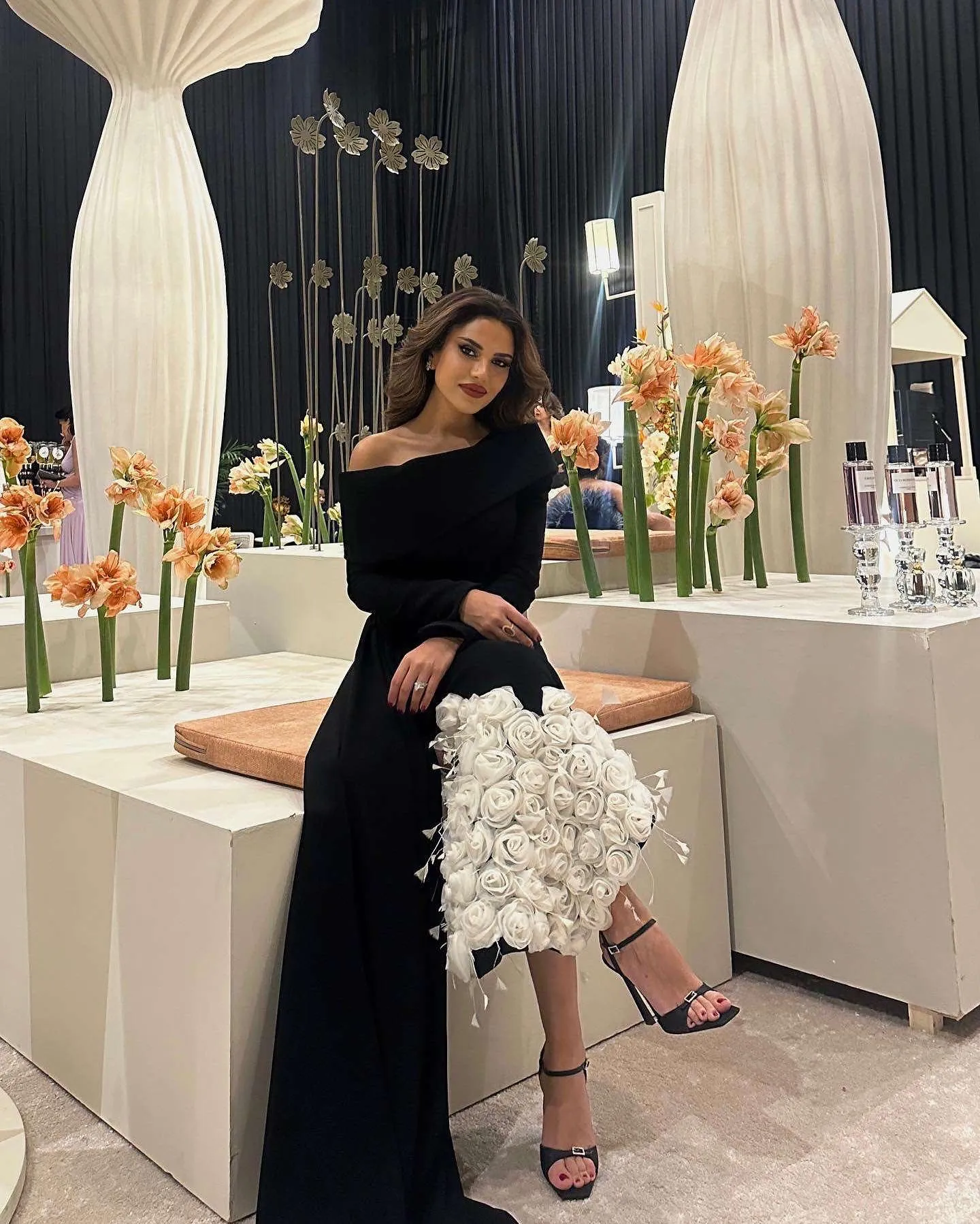 Elegant 3D Flowers Black Long Sleeves Evening Dress SS488