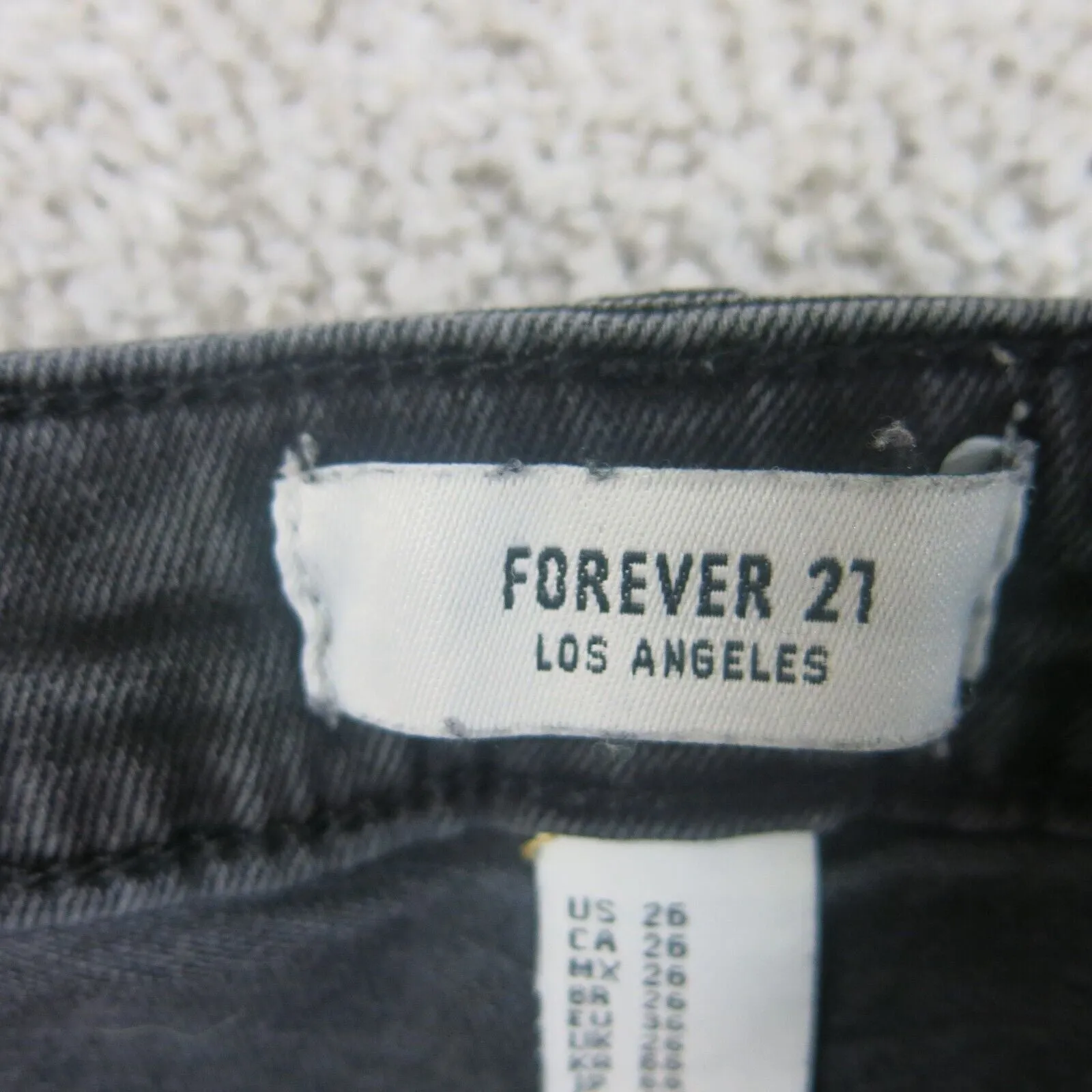 Forever 21 Womens Jeans Skinny Leg Raw Hem Denim Stretch Mid Rise Black Size 26