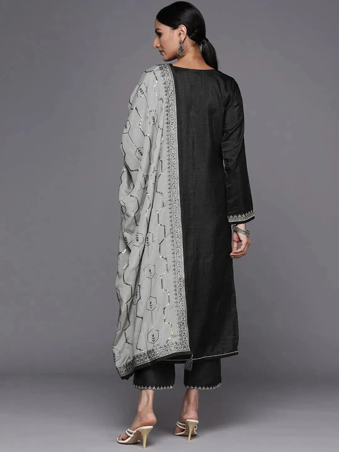 Grey Embroidered Silk Blend Straight Kurta With Dupatta