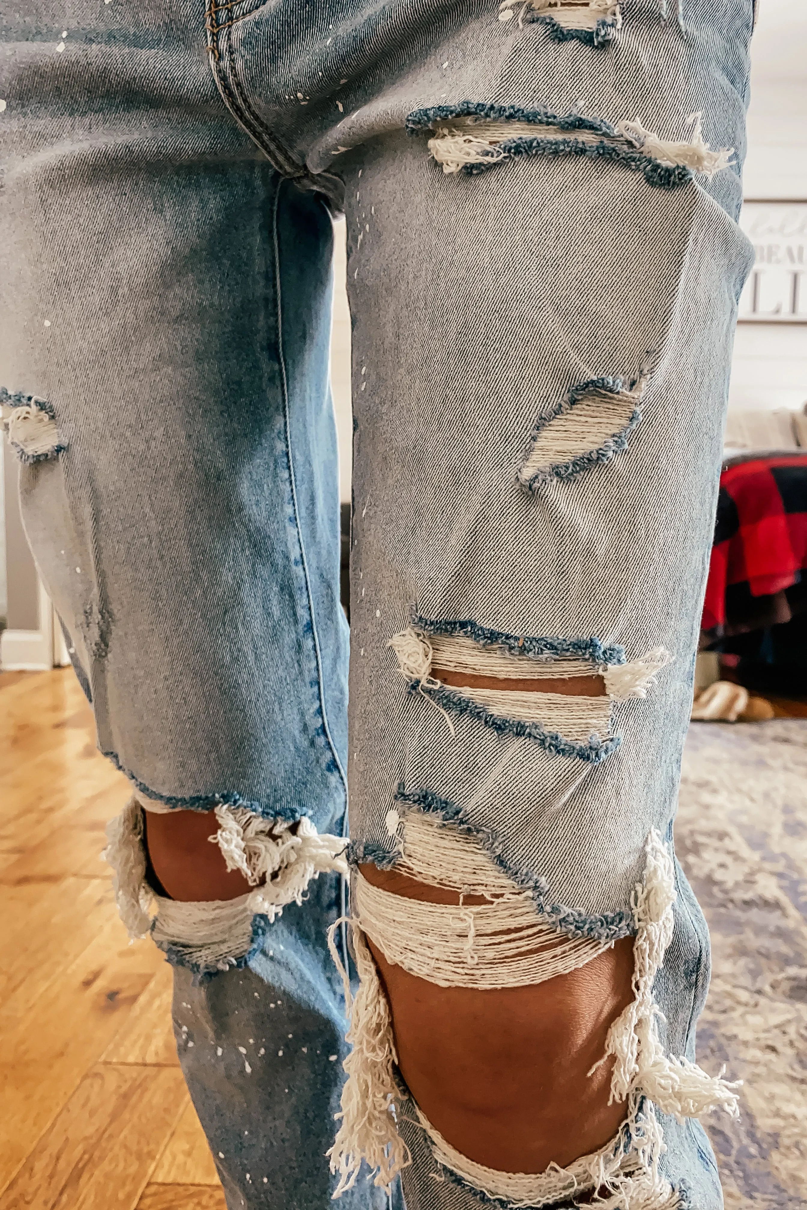 Knee Ripped Boyfriend Kancans - READ SIZING & Look at pictures!