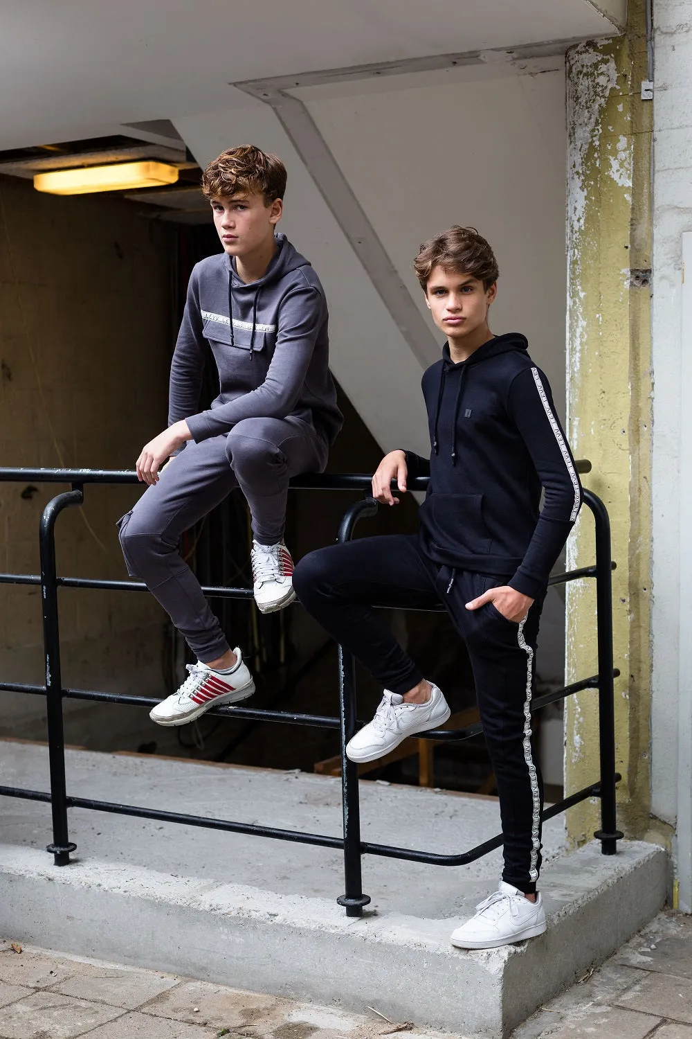 Levv Tracksuit BANDNO2 W200