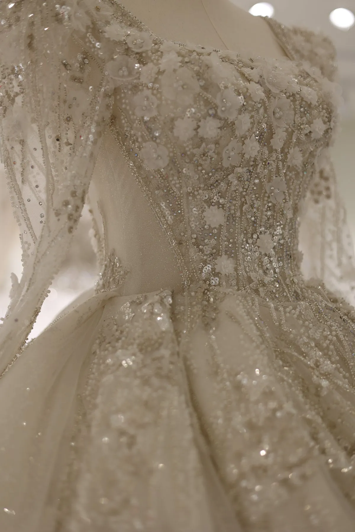 Luxury 3D Floral Lace Long Sleeves Ball Gown Wedding Dress RS007