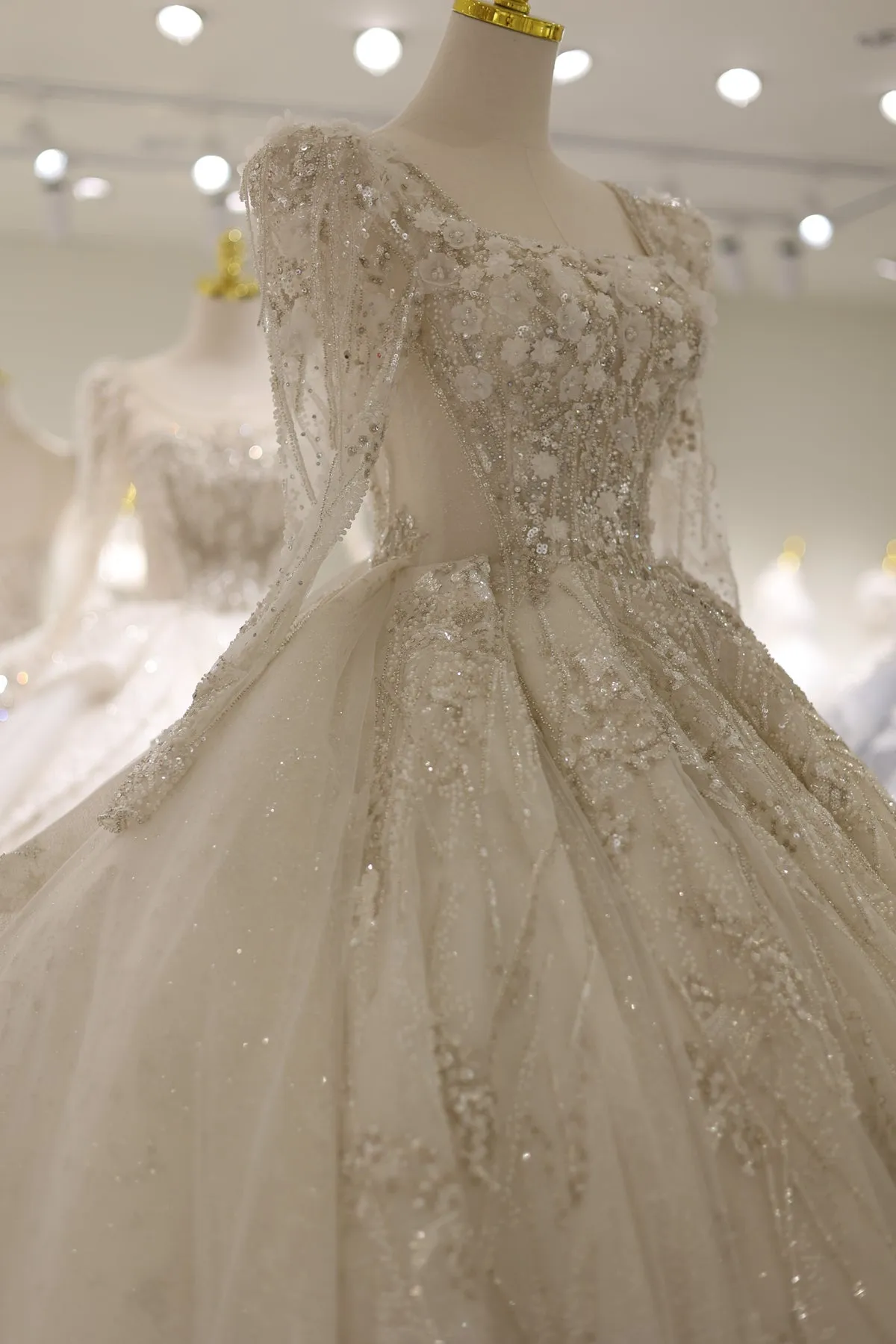 Luxury 3D Floral Lace Long Sleeves Ball Gown Wedding Dress RS007