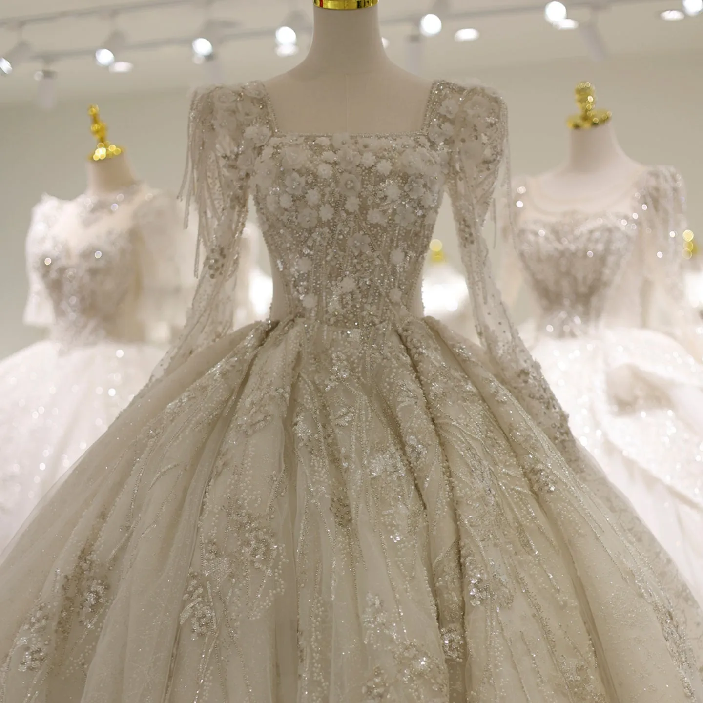Luxury 3D Floral Lace Long Sleeves Ball Gown Wedding Dress RS007