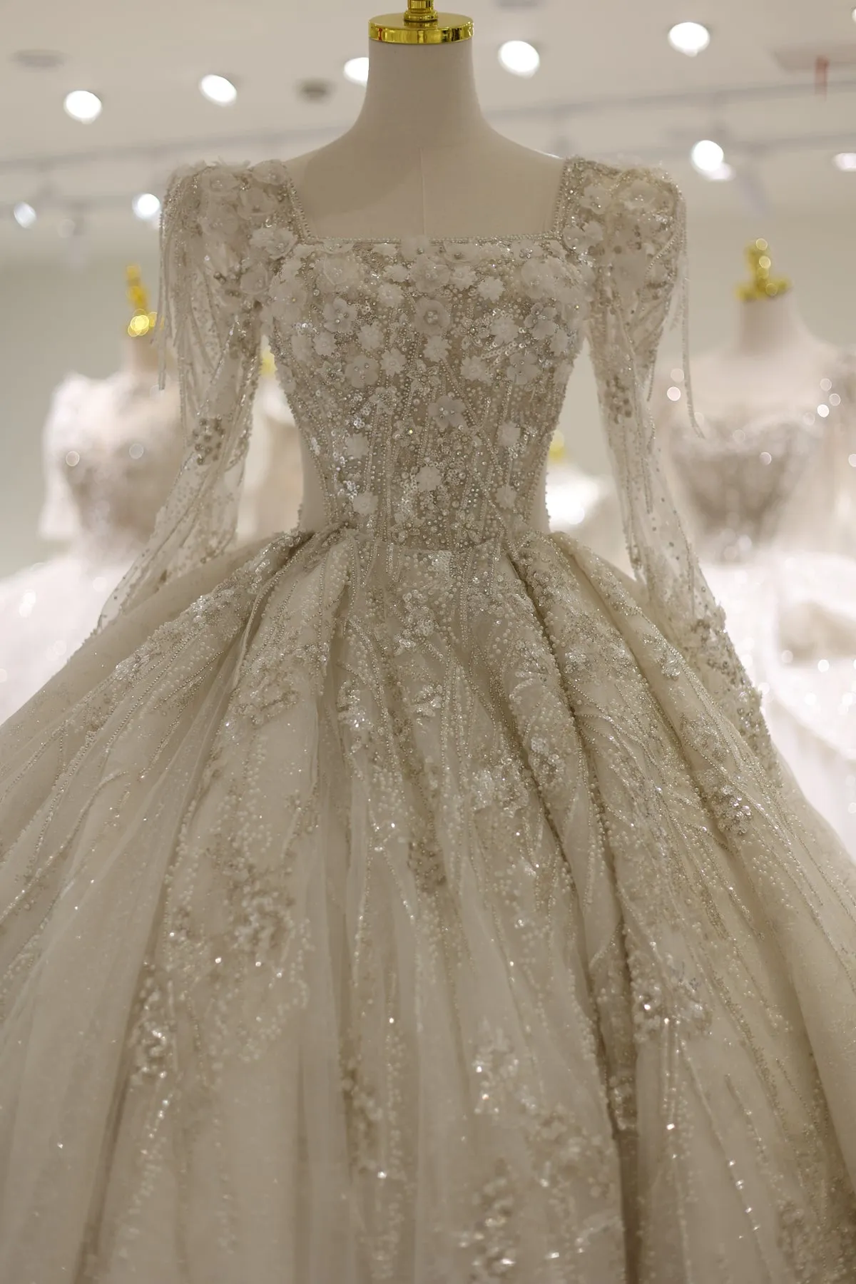 Luxury 3D Floral Lace Long Sleeves Ball Gown Wedding Dress RS007